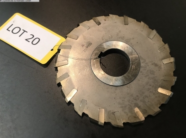 AB : 210ox10